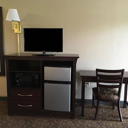 Americas Best Value Inn And Suites Greenwood Exteriör bild