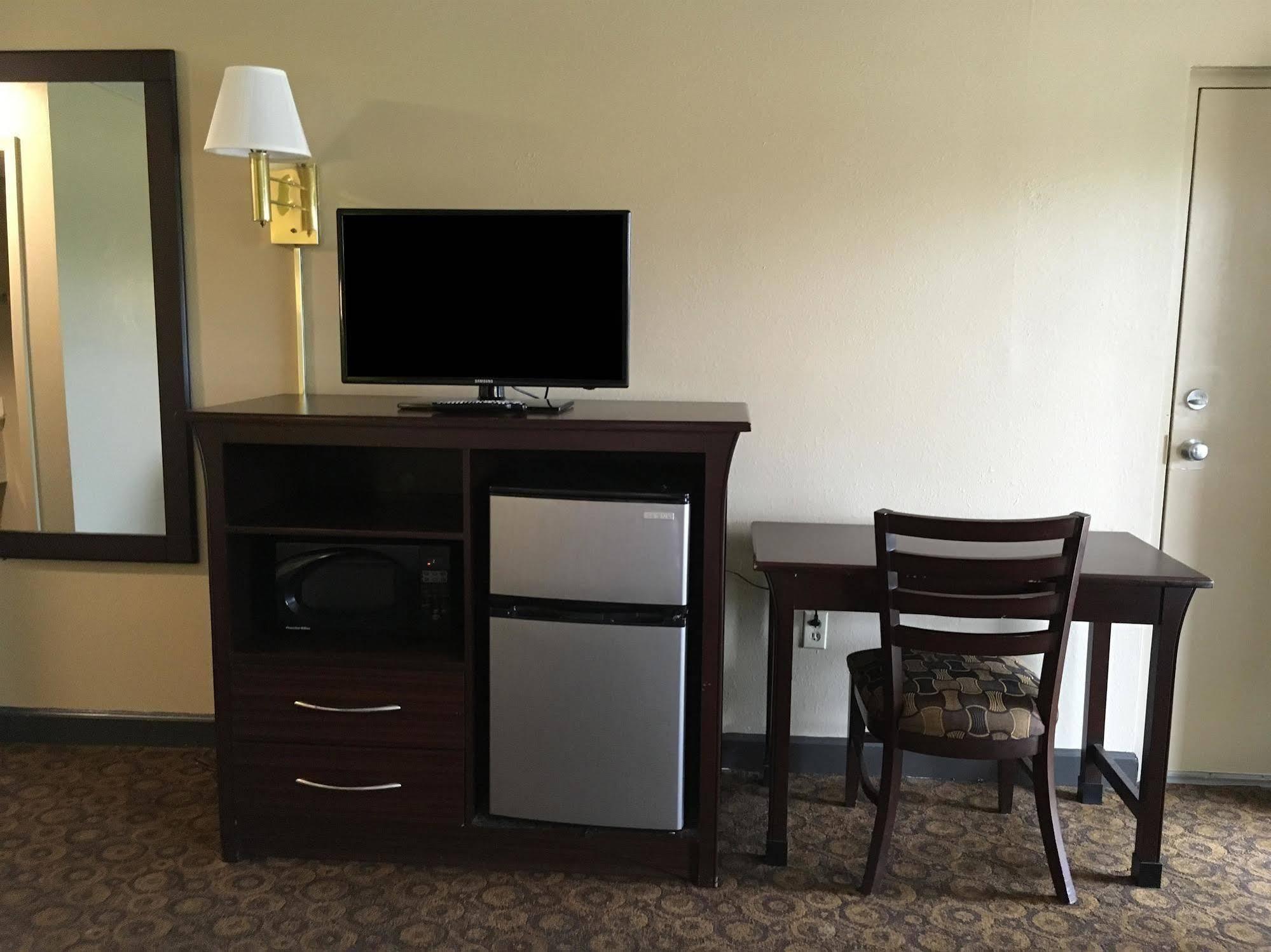 Americas Best Value Inn And Suites Greenwood Exteriör bild