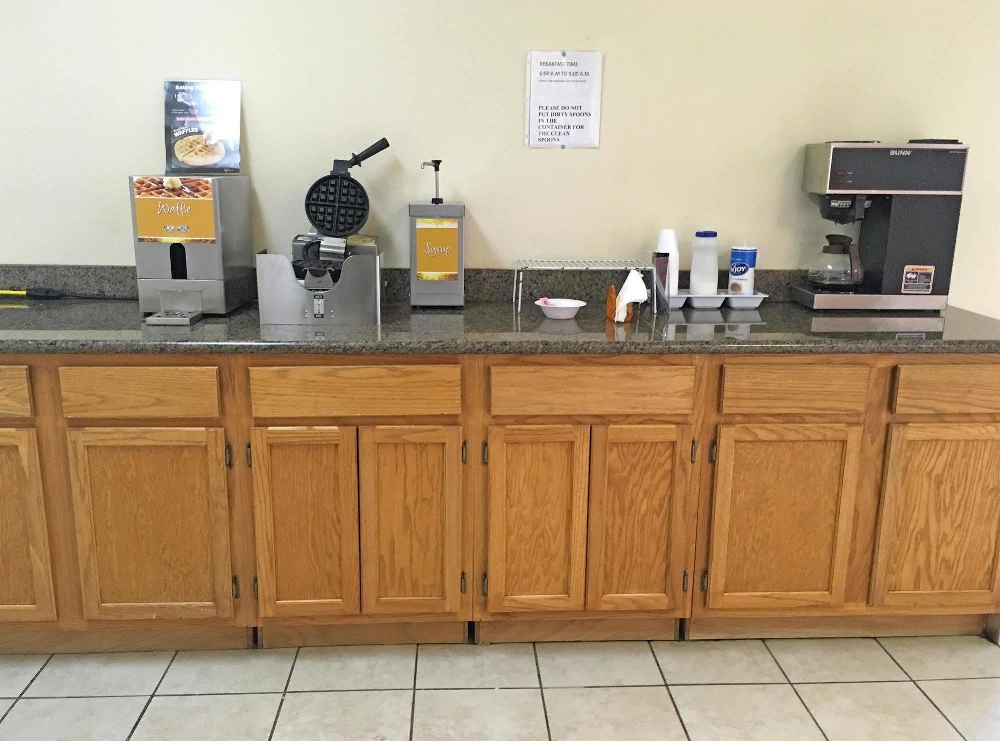 Americas Best Value Inn And Suites Greenwood Exteriör bild